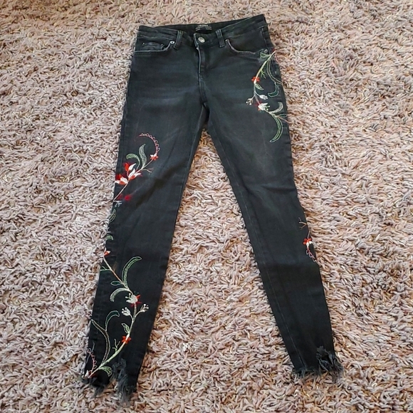 Zara black flower embellished ankle jeans - Picture 2 of 11